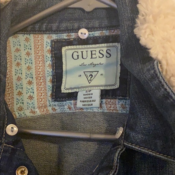Guess denim jacket with removal sharpa - Picture 2 of 4